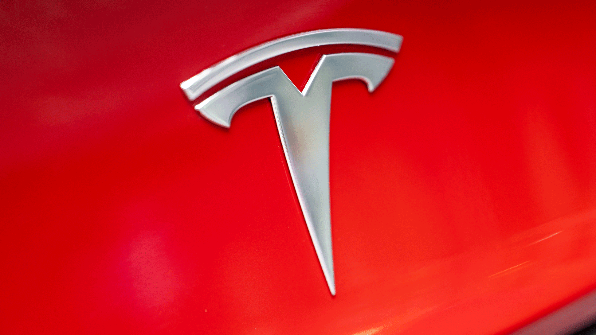 Logo Embleme in Schwarz für das Tesla Model 3-4